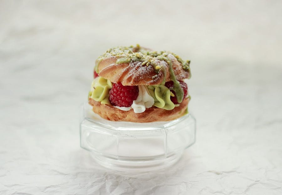 Paris-Brest malina, pistácia, vanilka