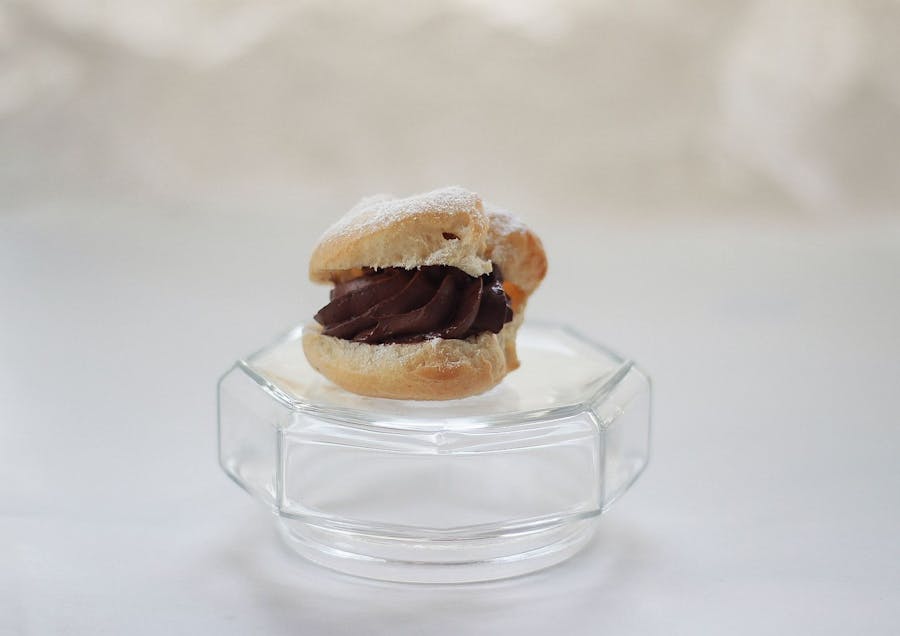 Profiterolka čokoládovo-nugátová