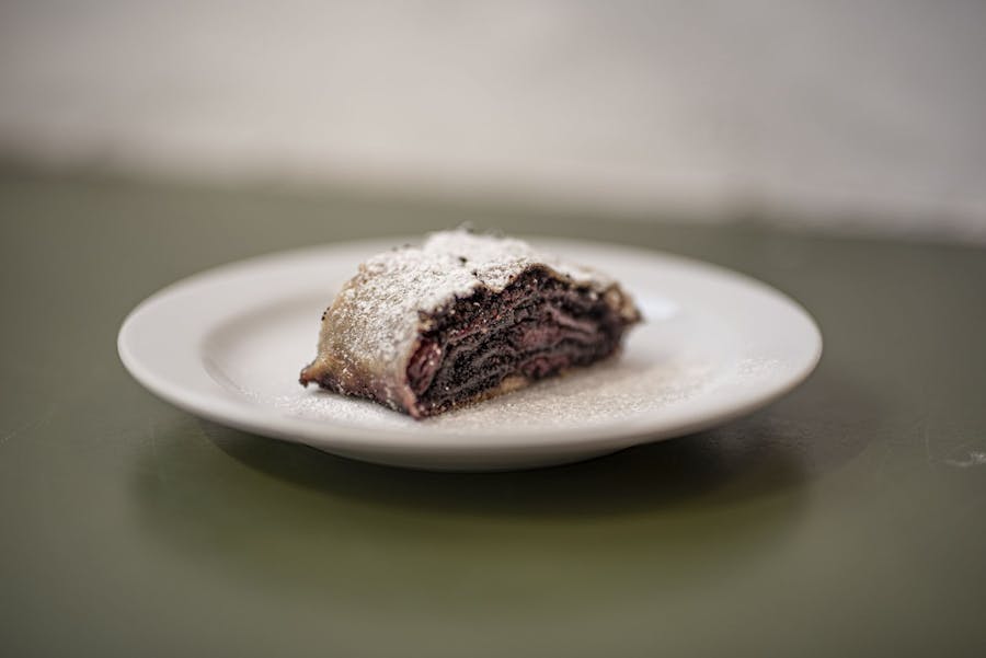 Štrúdľa maková s višňami